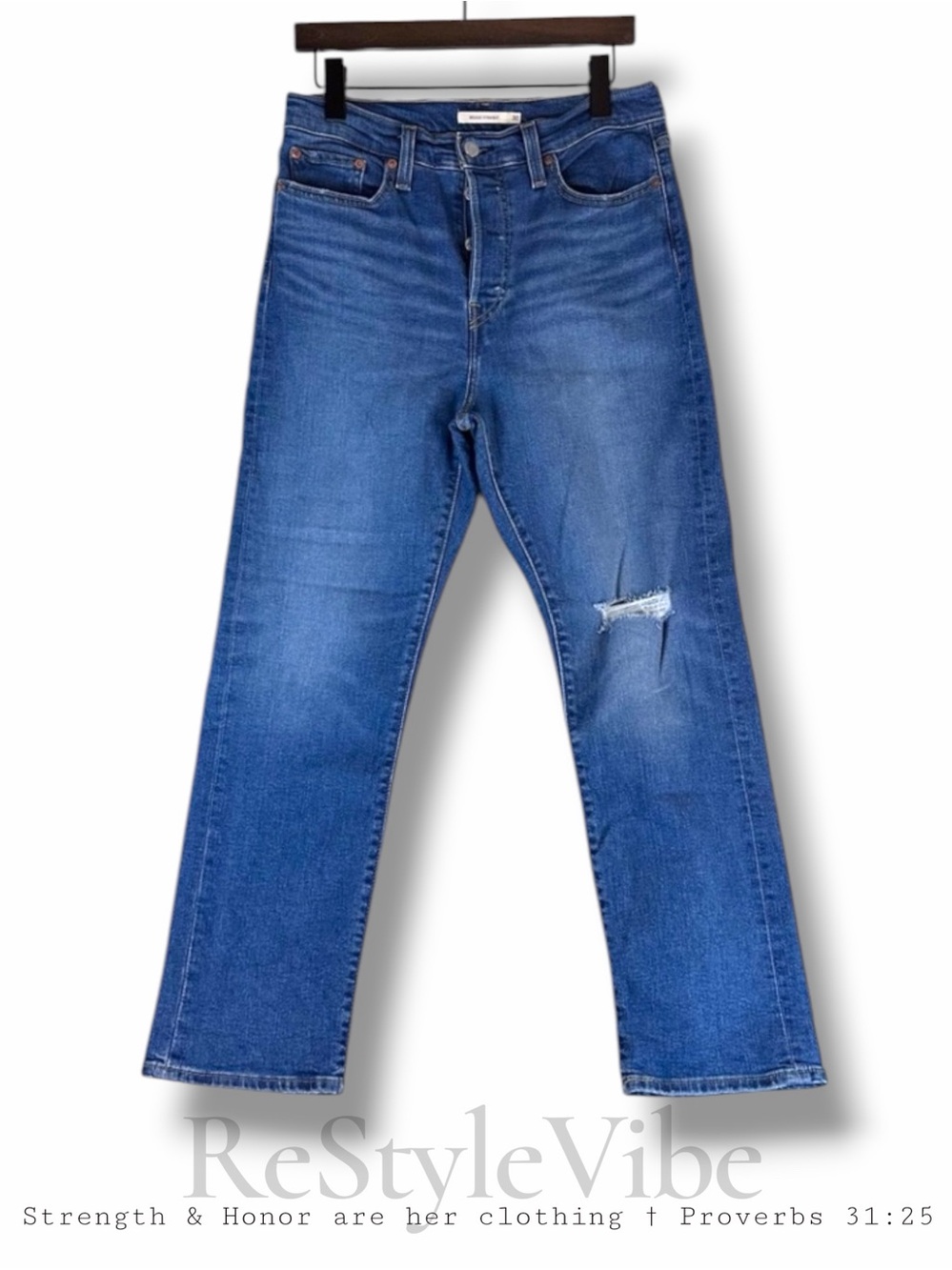 LEVI’S Women’s Size 30 Wedgie Straight Fit Button Fly Style Stretch Red Tab